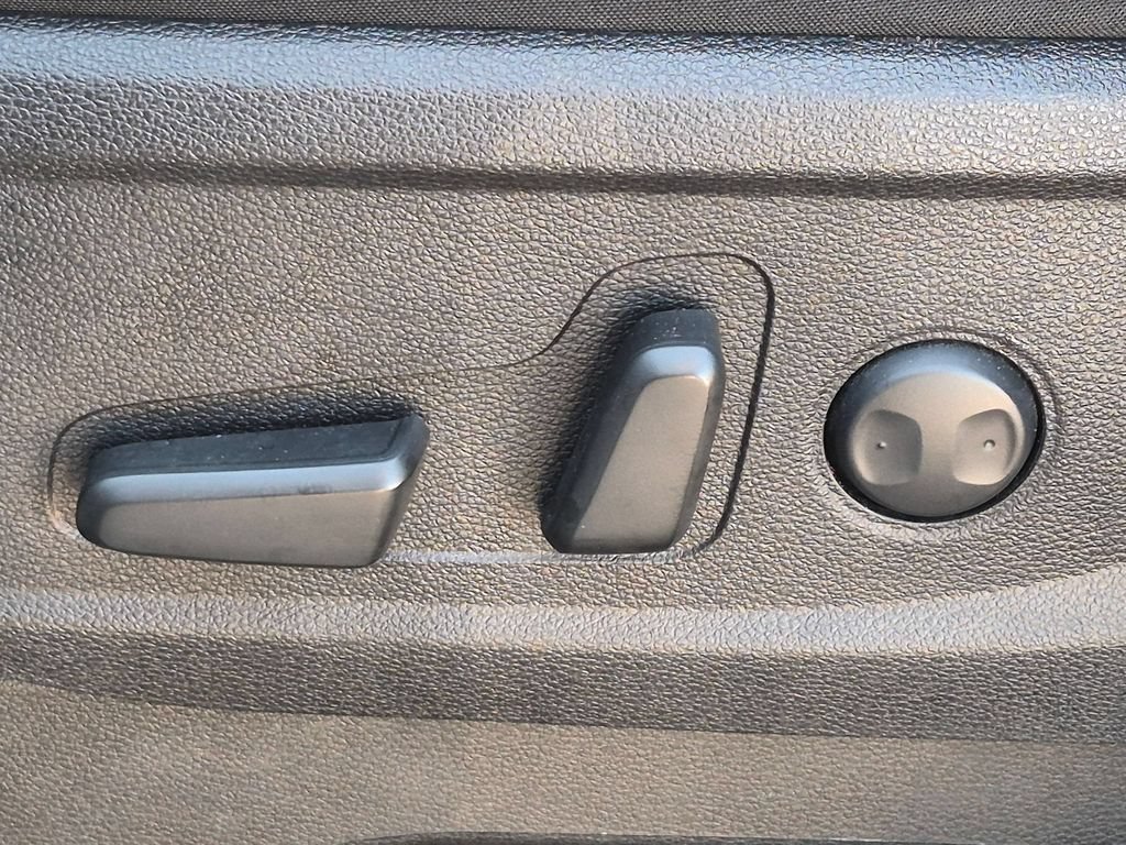 Used 2025 Kia Telluride S AWD/4WD image 14