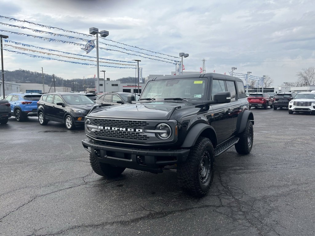 Used 2024 Ford Bronco Badlands image 3