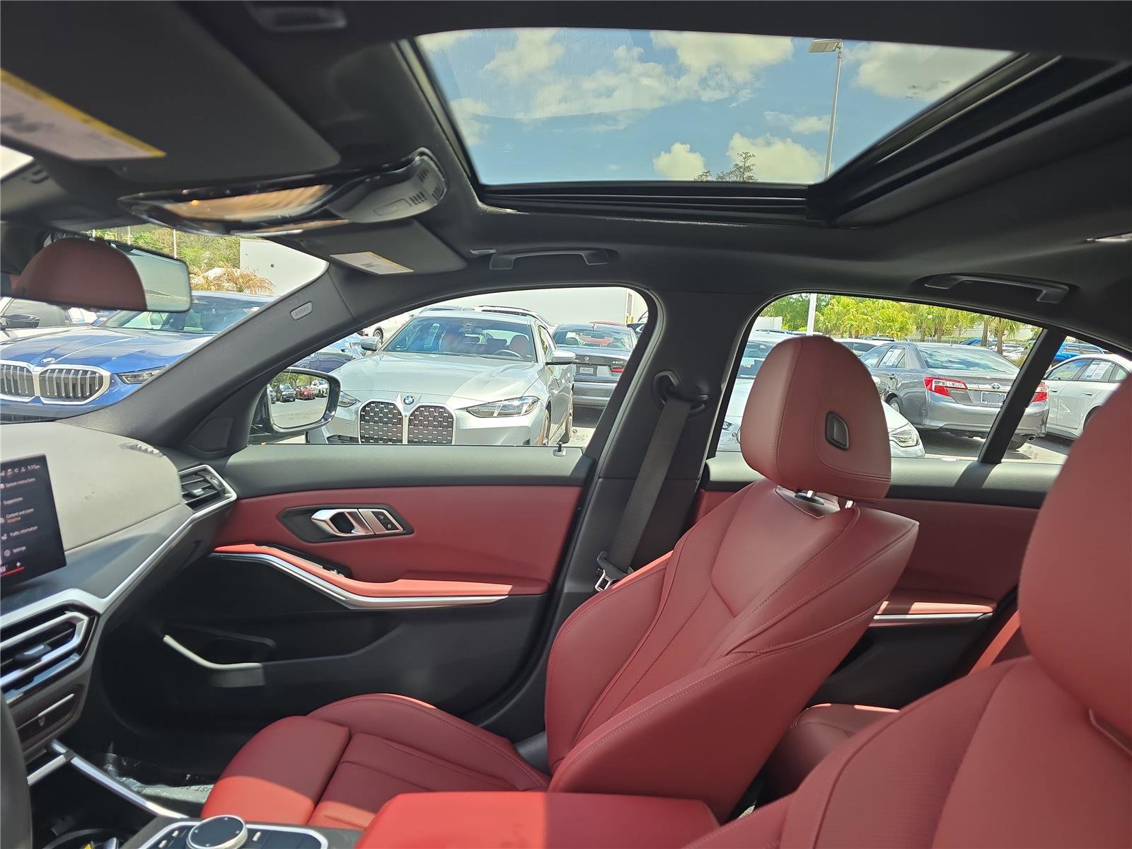 Certified 2023 BMW 330i Sedan w/ M Sport Package image 24