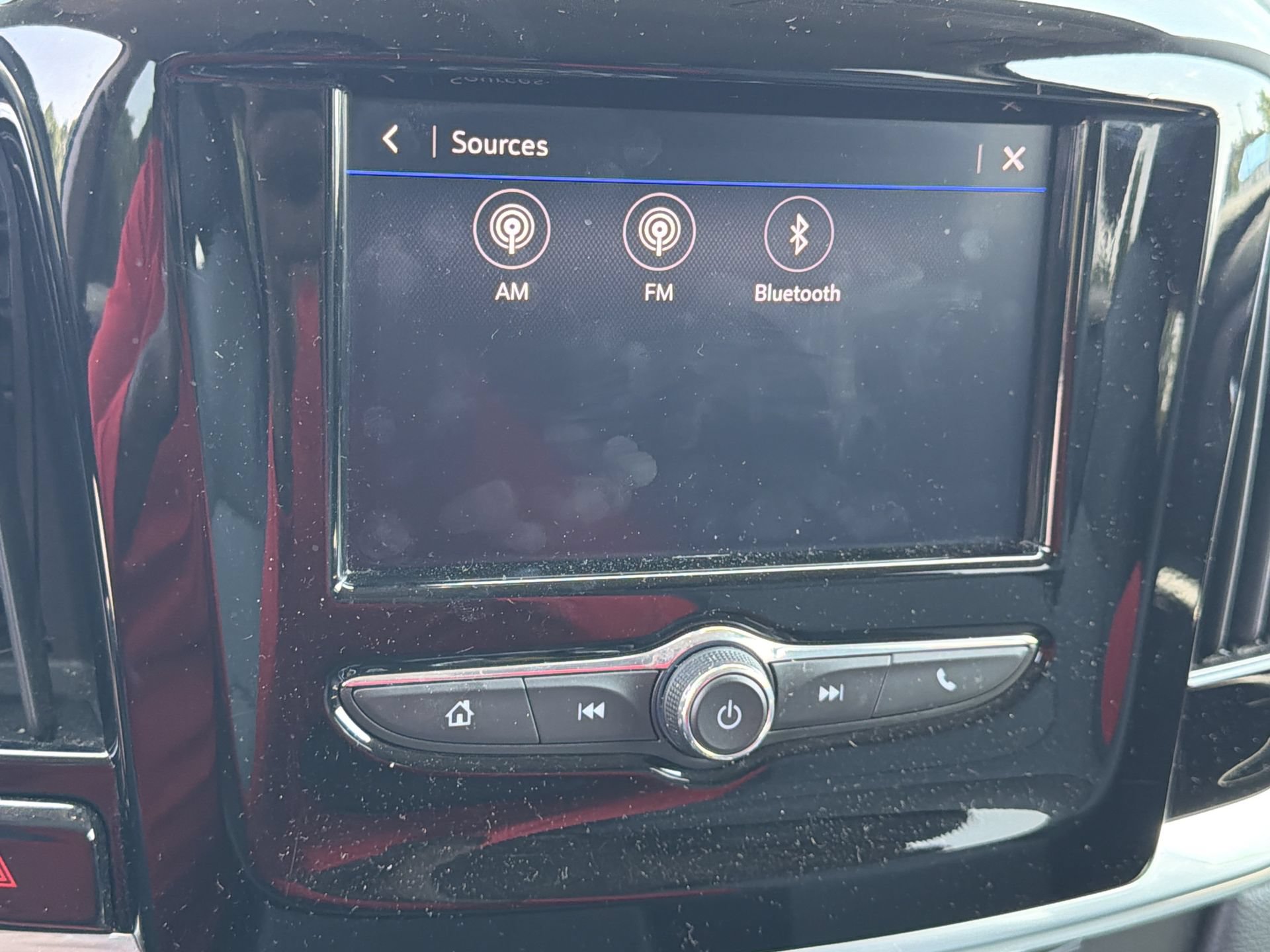 Used 2021 Chevrolet Traverse LS FWD image 4