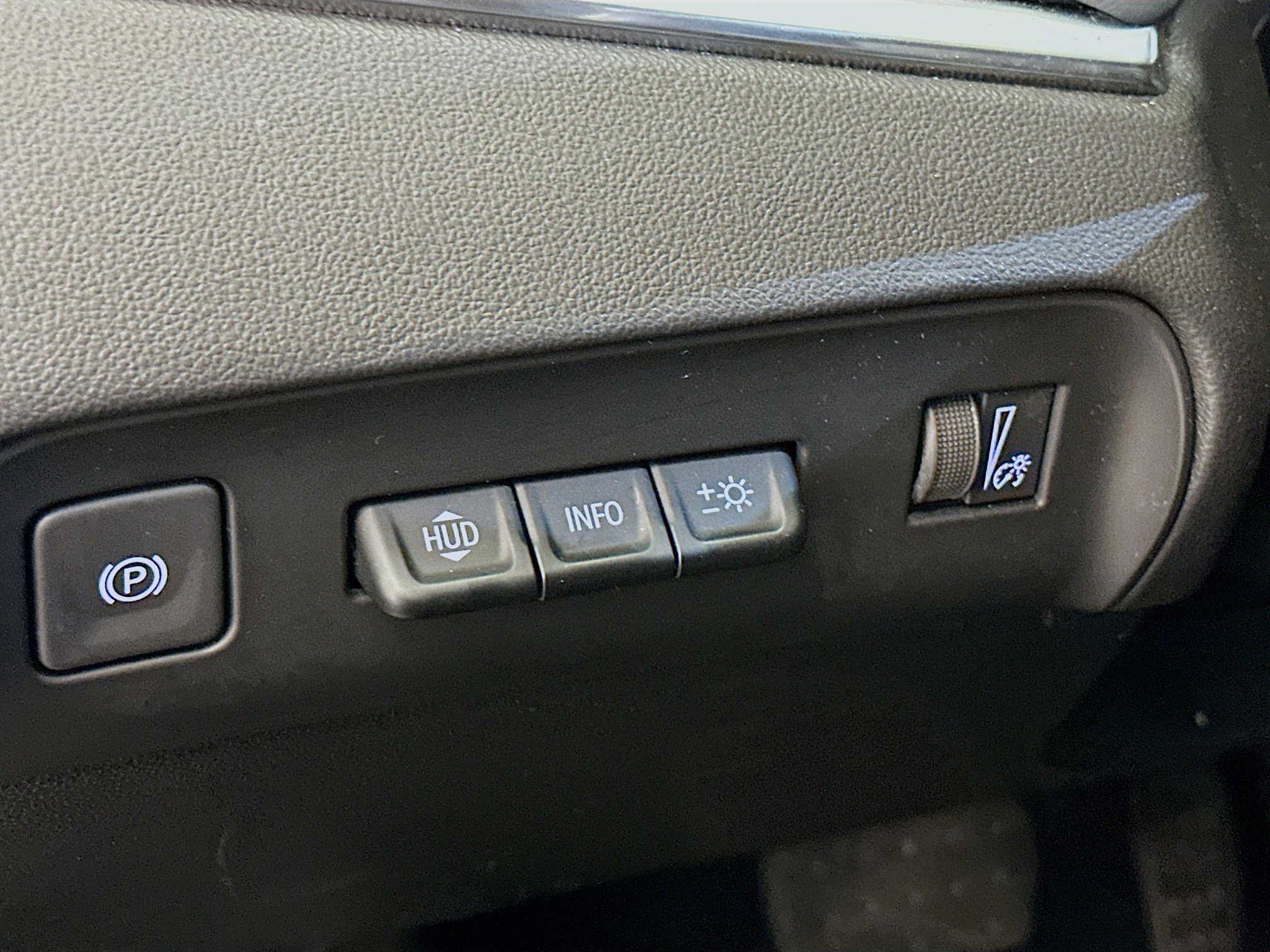 Used 2024 Buick Enclave Premium image 17