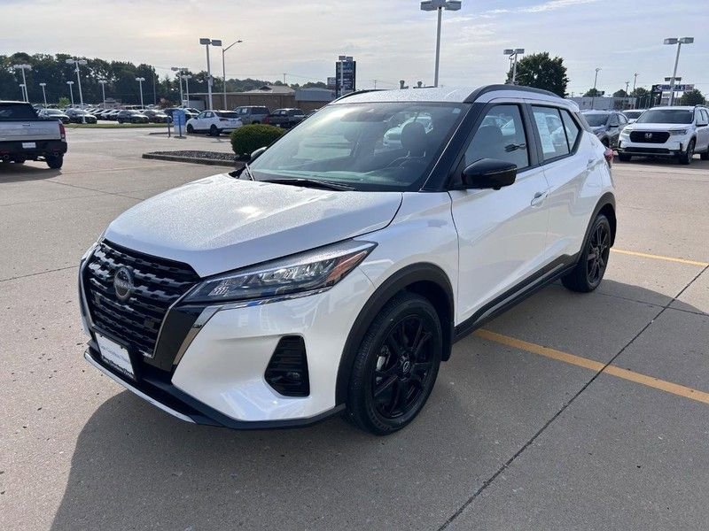 Used 2024 Nissan Kicks SR image 6