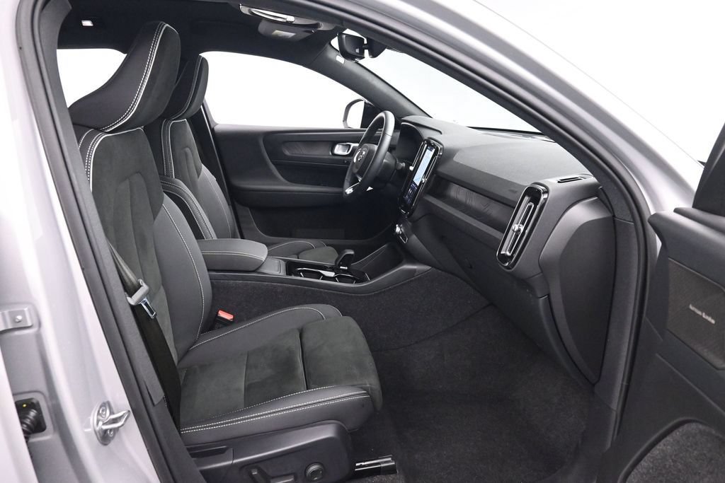 Used 2023 Volvo C40 P8 Recharge Ultimate AWD/4WD image 25