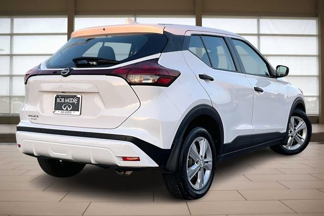 Used 2024 Nissan Kicks S image 2