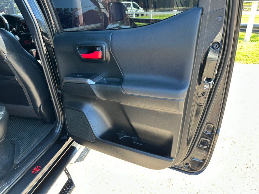 Used 2018 Toyota Tacoma TRD Pro AWD/4WD image 19