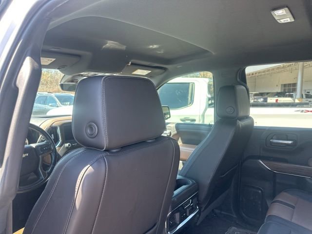 Used 2019 Chevrolet Silverado 1500 High Country w/ Technology Package AWD/4WD image 35