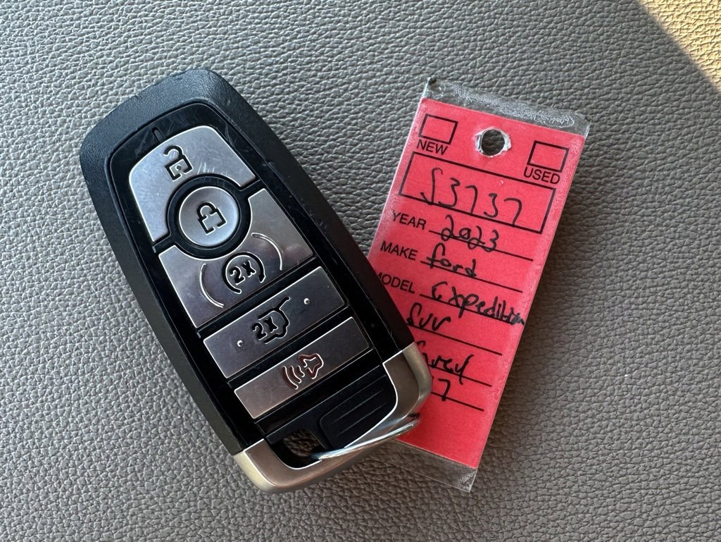 Used 2023 Ford Expedition Max Limited image 44