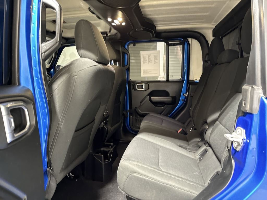 Used 2021 Jeep Gladiator Willys image 22