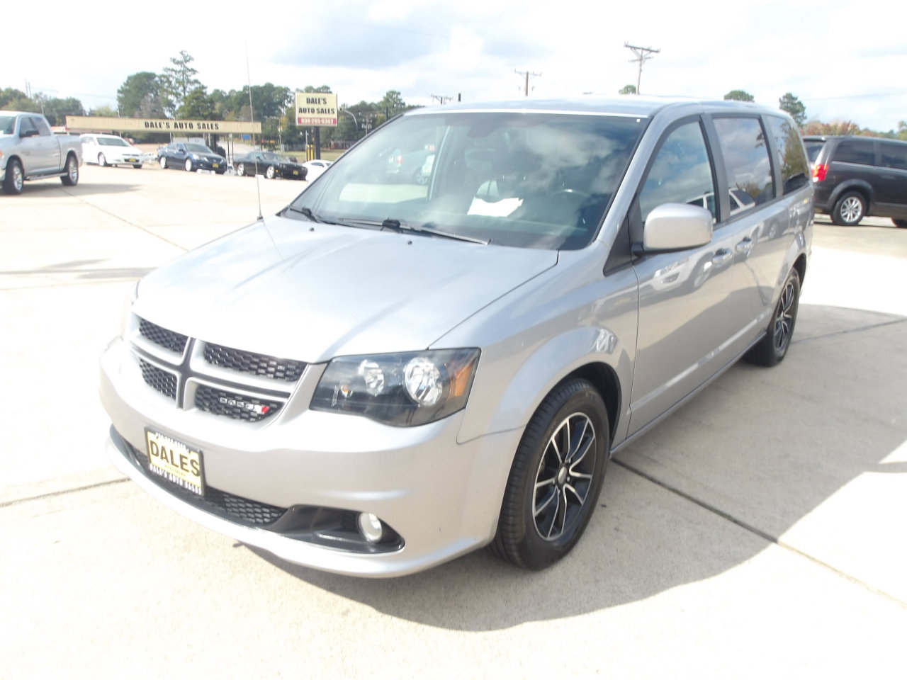 Used 2019 Dodge Grand Caravan GT image 2