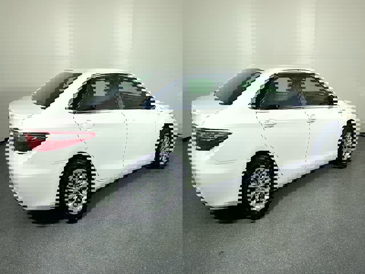 Used 2015 Toyota Camry LE image 34