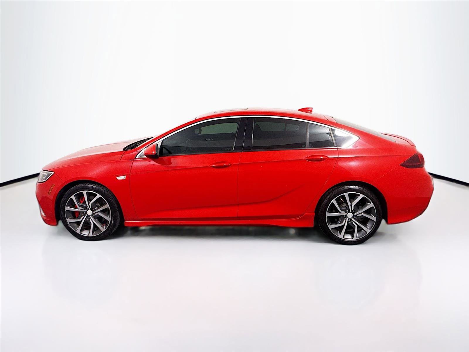 Used 2018 Buick Regal GS w/ Driver Confidence Package #2 image 25