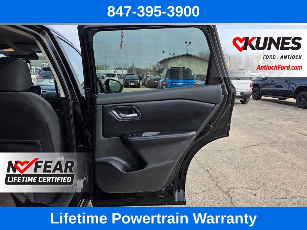Used 2025 Nissan Rogue SV image 27