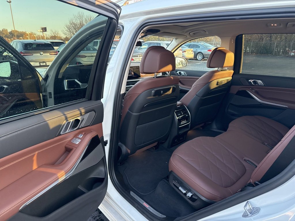 Certified 2023 BMW X7 xDrive40i w/ Premium Package image 10