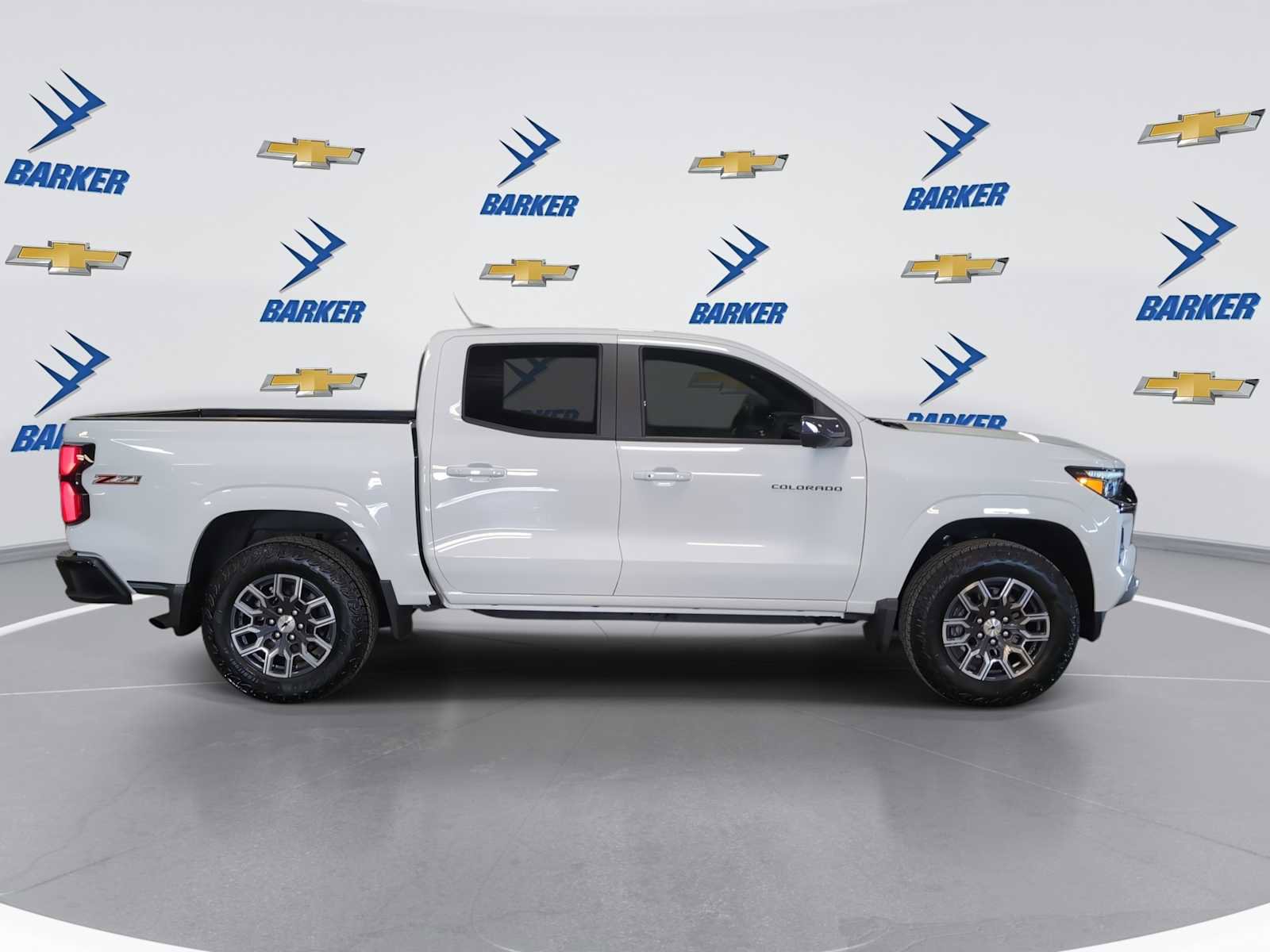 Used 2025 Chevrolet Colorado Z71 w/ Technology Package image 9