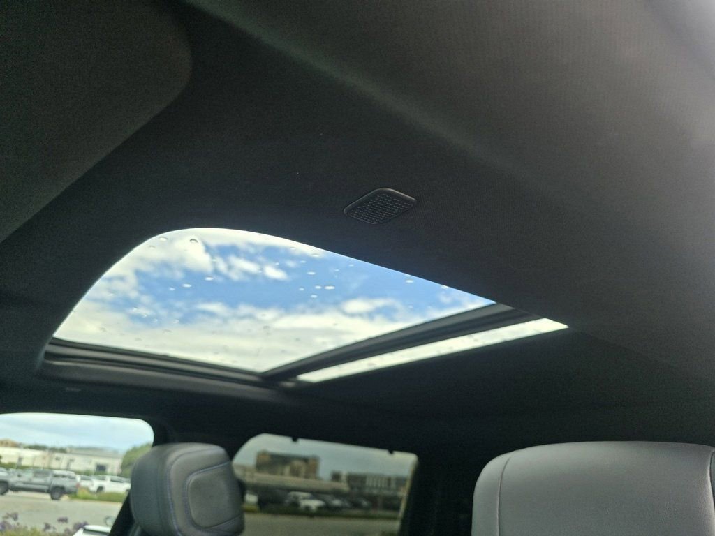 Used 2024 Toyota Tundra Platinum image 5