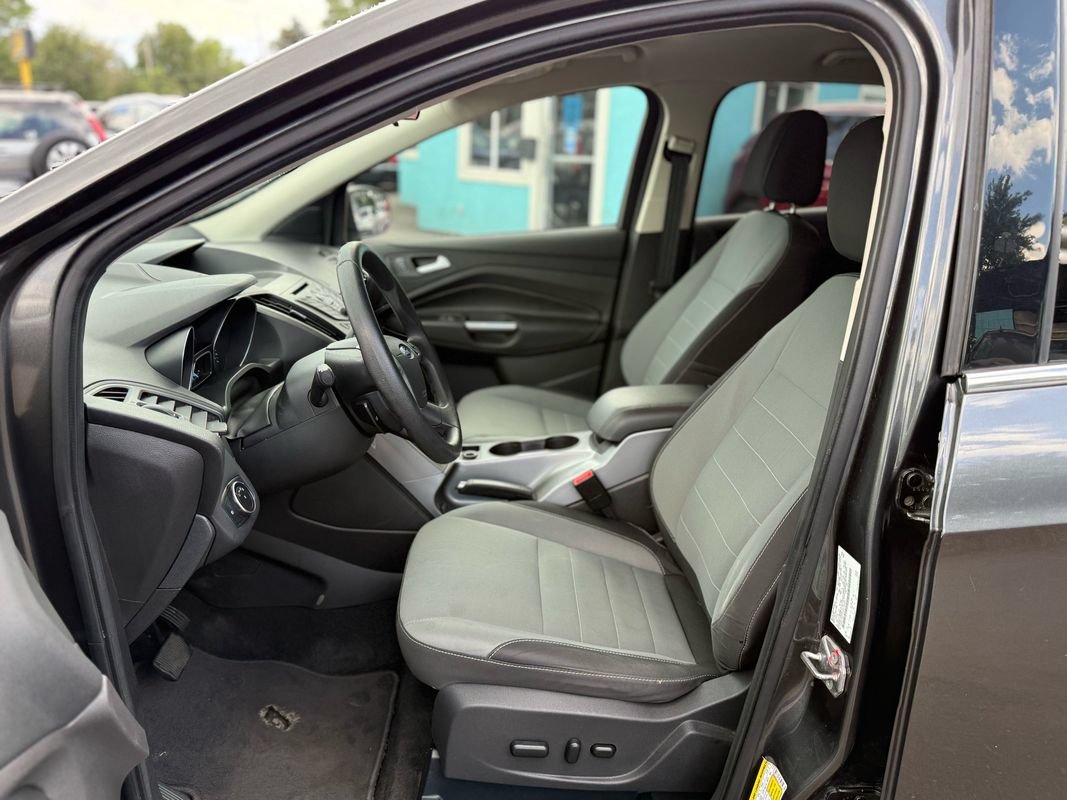 Used 2016 Ford Escape SE AWD/4WD image 9