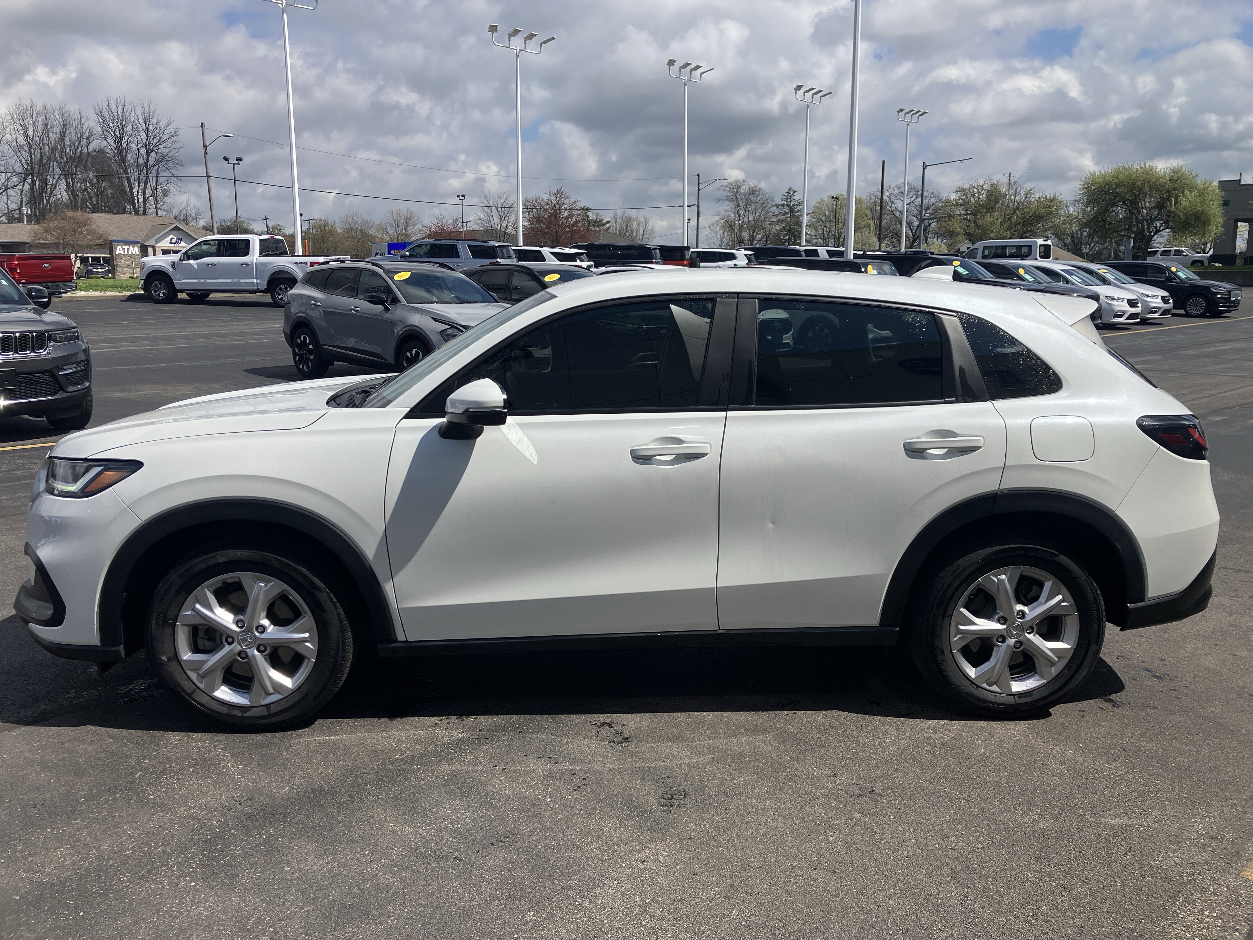 Used 2023 Honda HR-V LX image 4