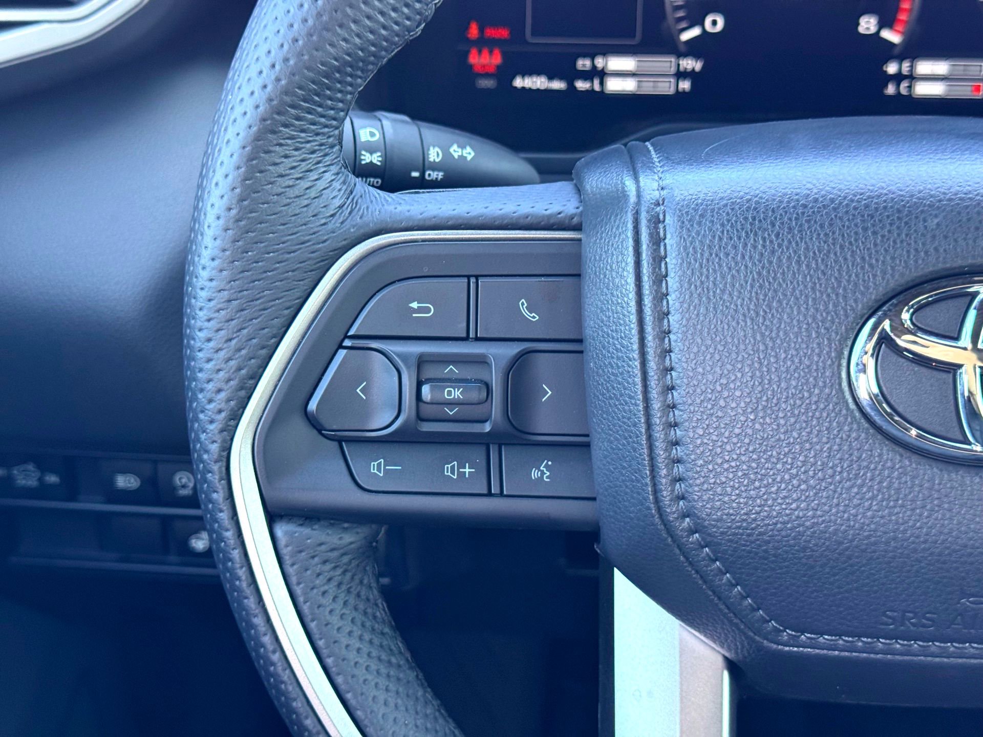 Used 2025 Toyota Tundra Limited image 25