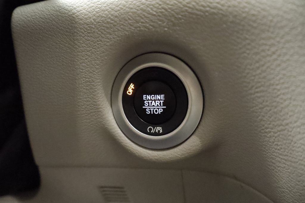 Certified 2023 Chrysler Pacifica Touring-L FWD image 30