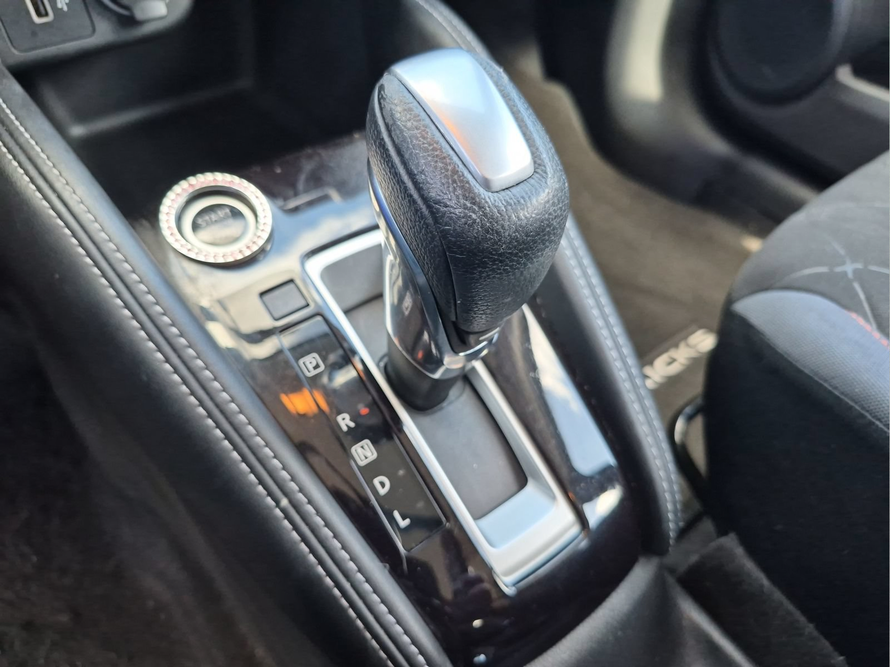 Used 2019 Nissan Kicks SR FWD image 14
