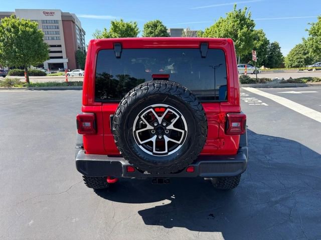 Used 2025 Jeep Wrangler Unlimited Rubicon AWD/4WD image 6