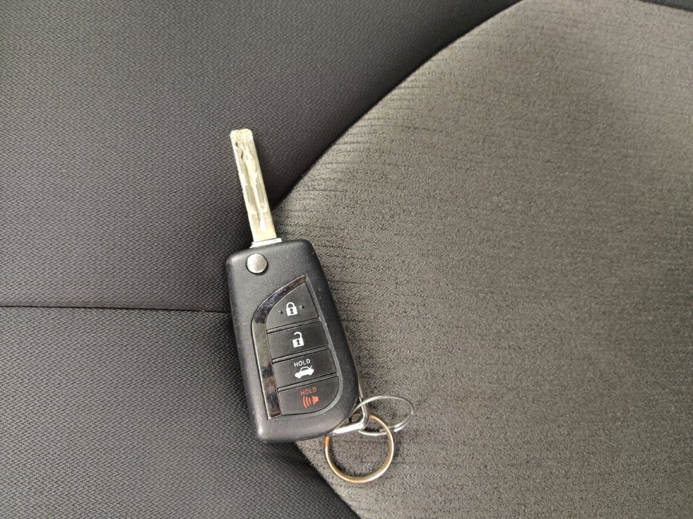 Used 2019 Toyota Camry LE image 32