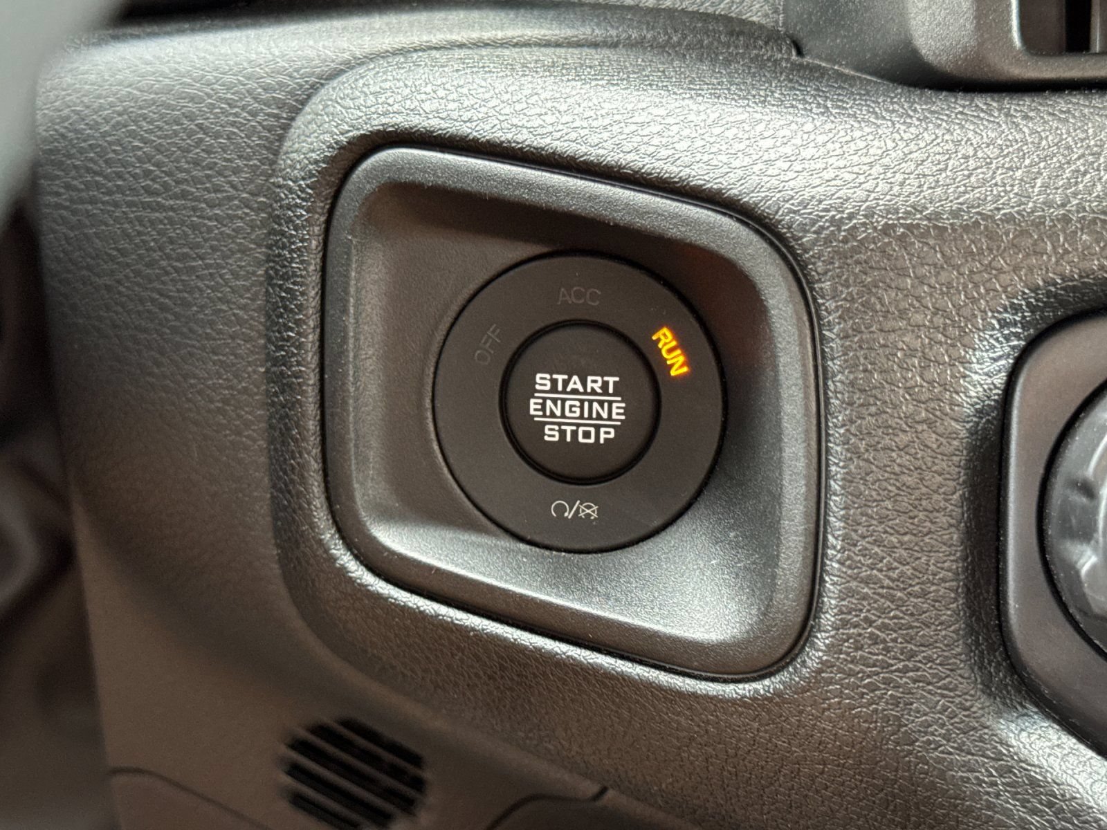Used 2024 Jeep Wrangler Unlimited AWD/4WD image 26