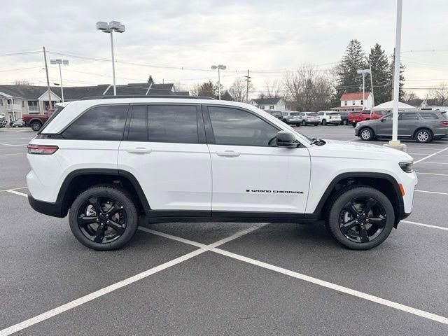 New 2026 Jeep Grand Cherokee Limited w/ Limited Altitude Package AWD/4WD image 9