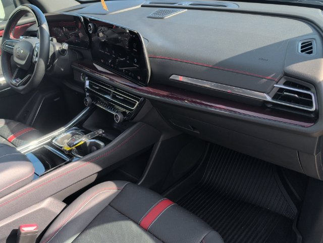 Used 2024 Chevrolet Traverse RS w/ LPO, Floor Liner Package AWD/4WD image 39
