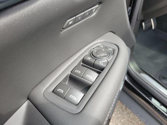 New 2026 Cadillac XT5 Sportv w/ LPO, Floor Liner Package AWD/4WD image 22