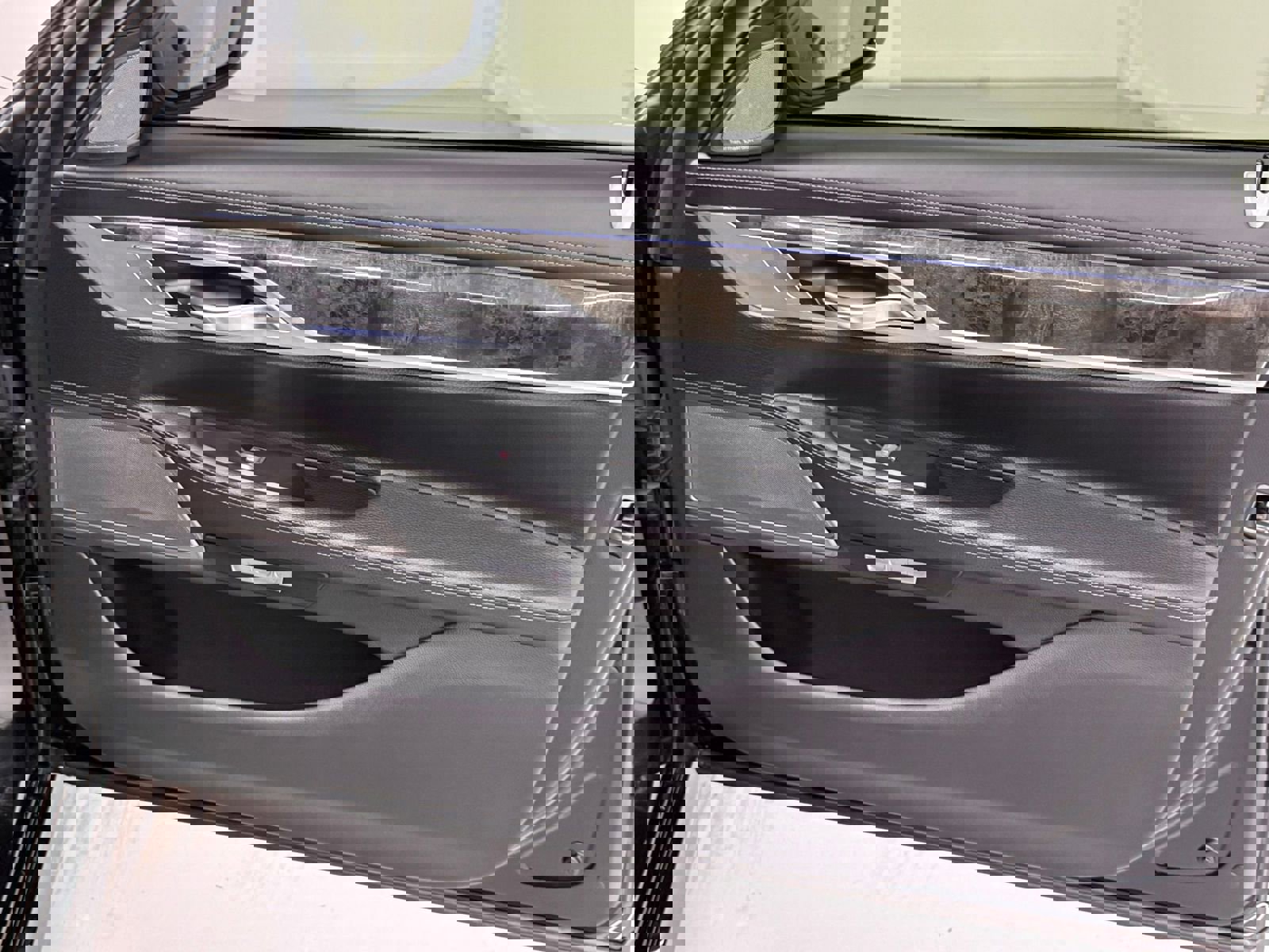 Used 2018 BMW 740e xDrive image 37