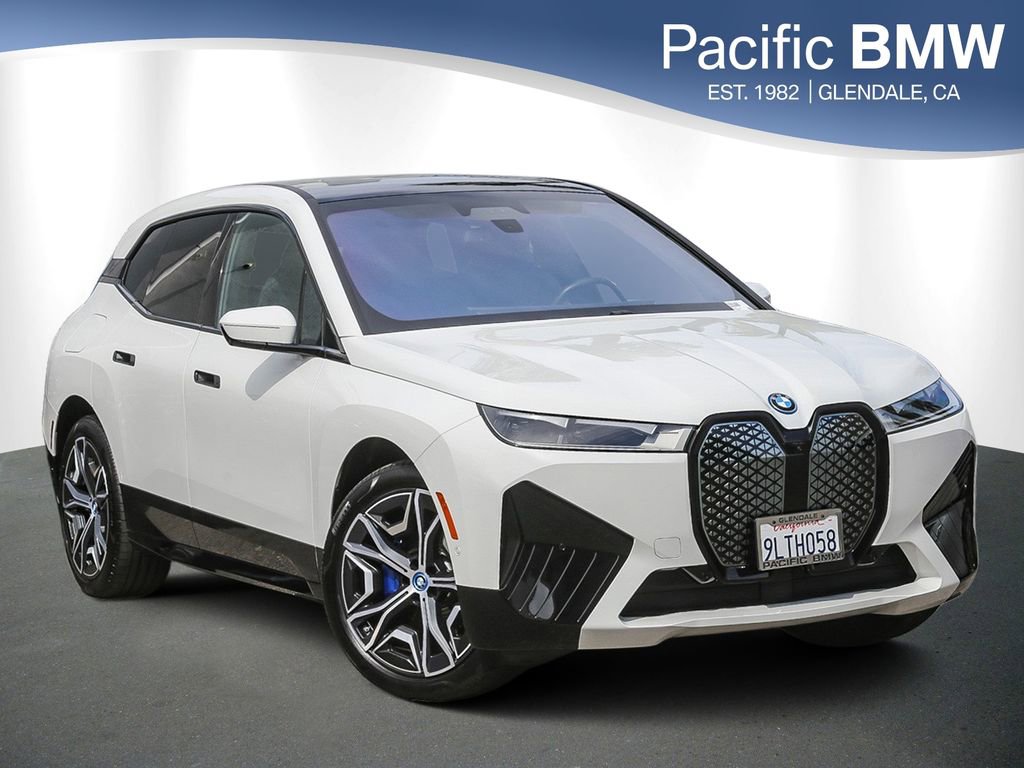 Used 2025 BMW iX xDrive50 AWD/4WD image 1
