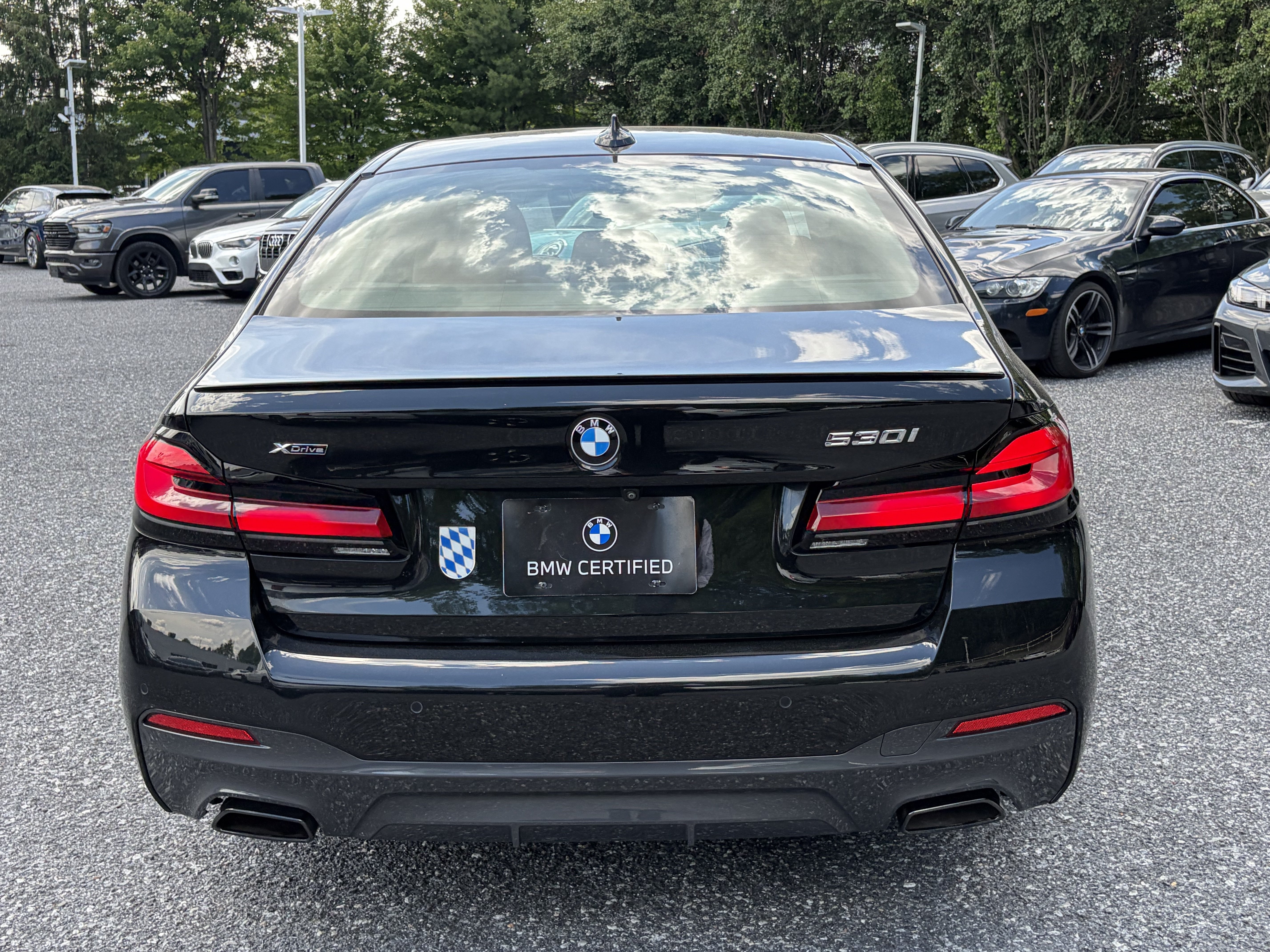 Certified 2023 BMW 530i xDrive w/ M Sport Package AWD/4WD image 7