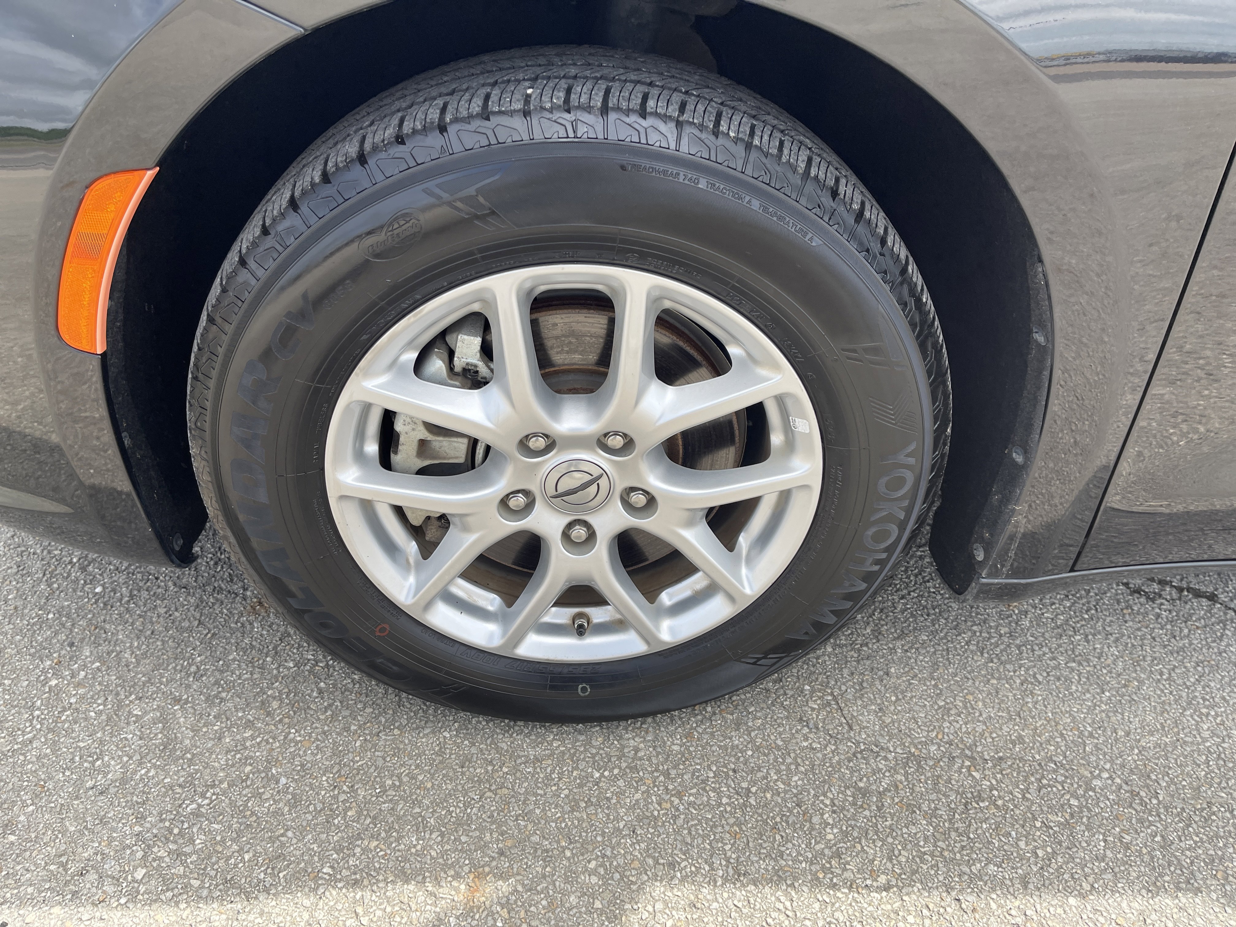 Used 2022 Chrysler Pacifica Touring-L image 11