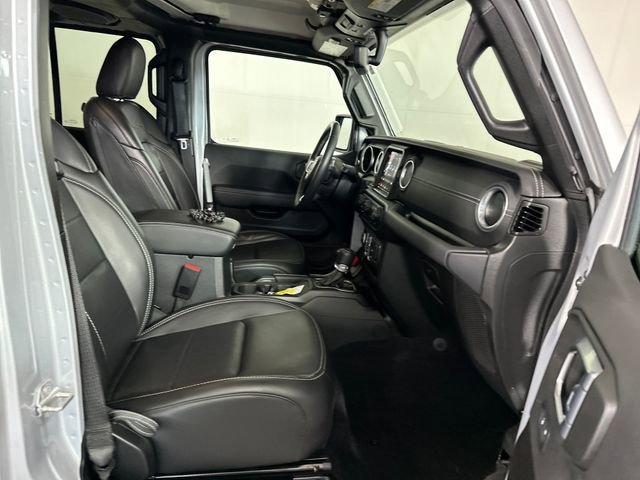Used 2023 Jeep Wrangler Unlimited Sahara w/ Cold Weather Group AWD/4WD image 28