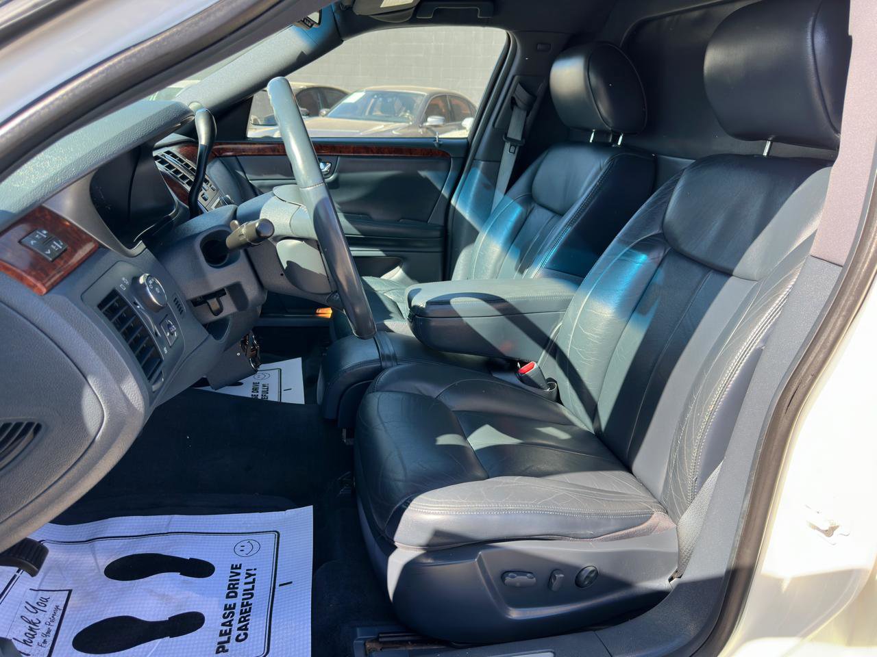 Used 2009 Cadillac DTS Limousine image 41