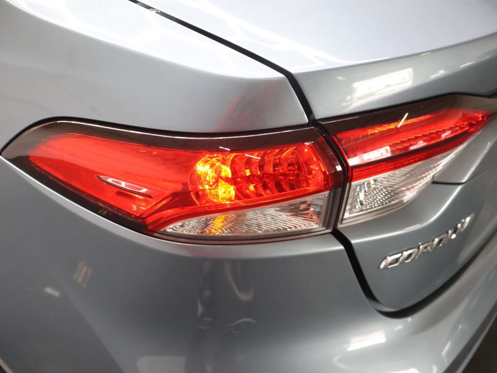 Used 2020 Toyota Corolla LE FWD image 28