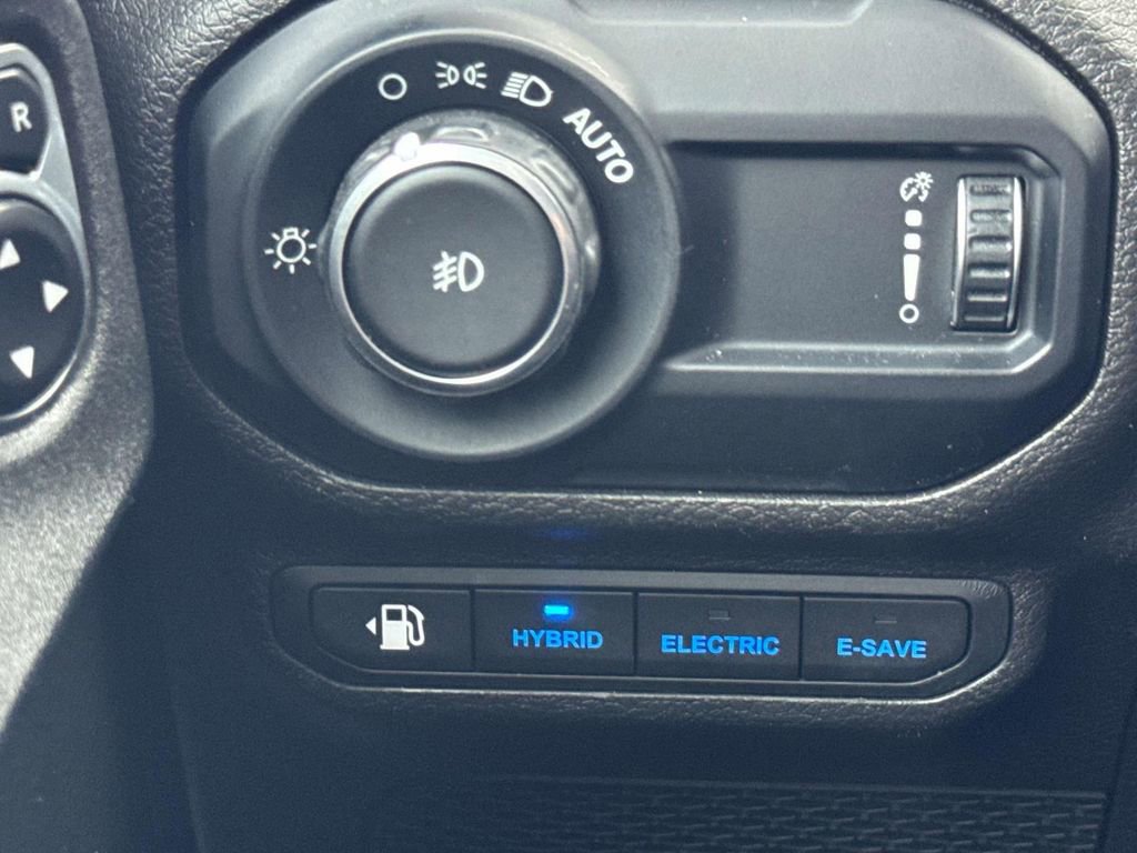 Used 2023 Jeep Wrangler Unlimited image 15