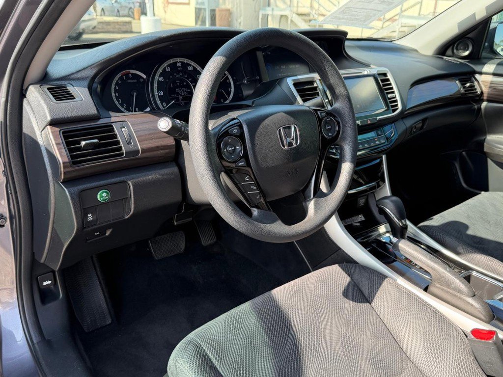 Used 2017 Honda Accord EX image 16