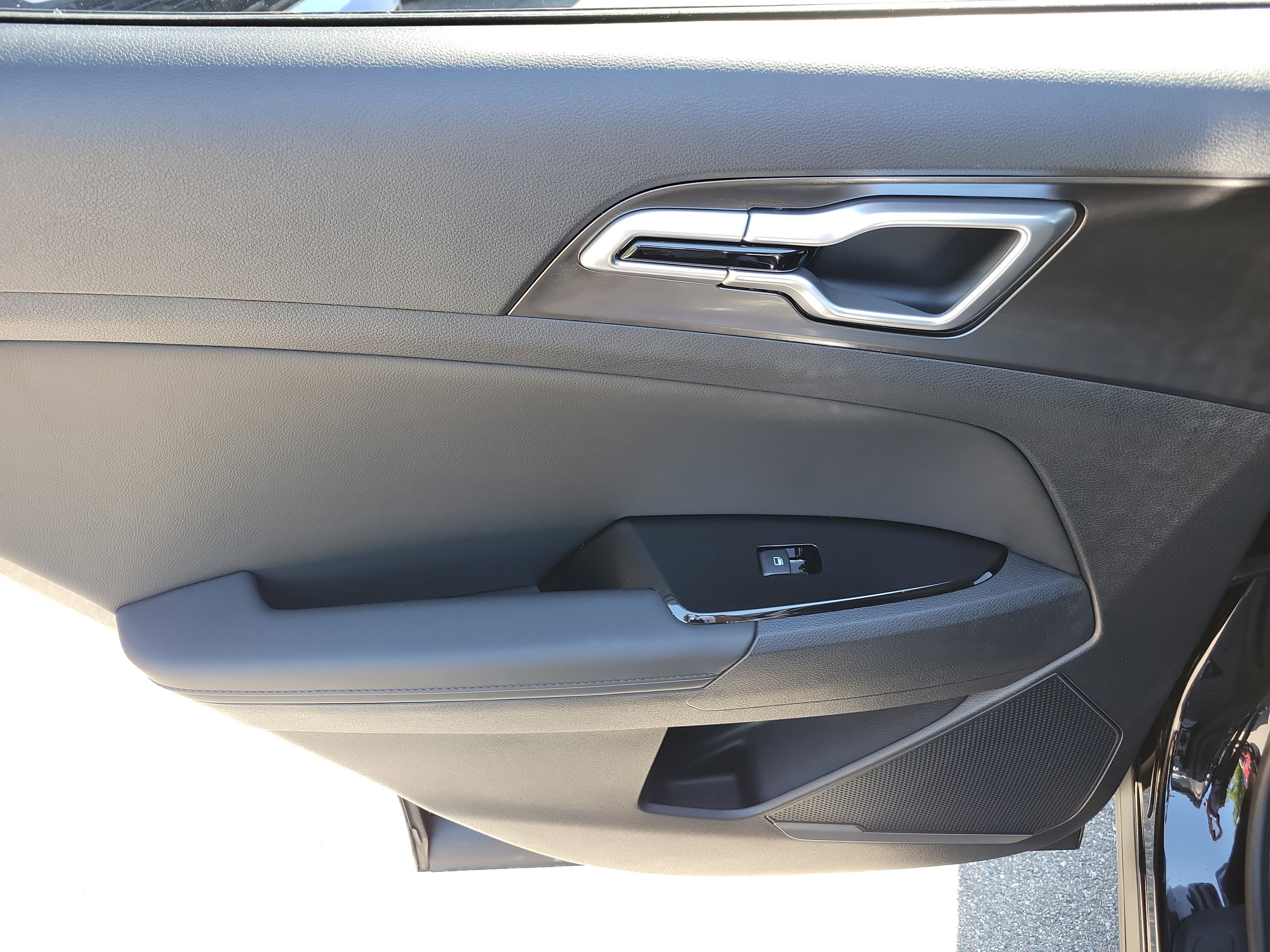 Certified 2025 Kia Sportage EX w/ Premium Package FWD image 16