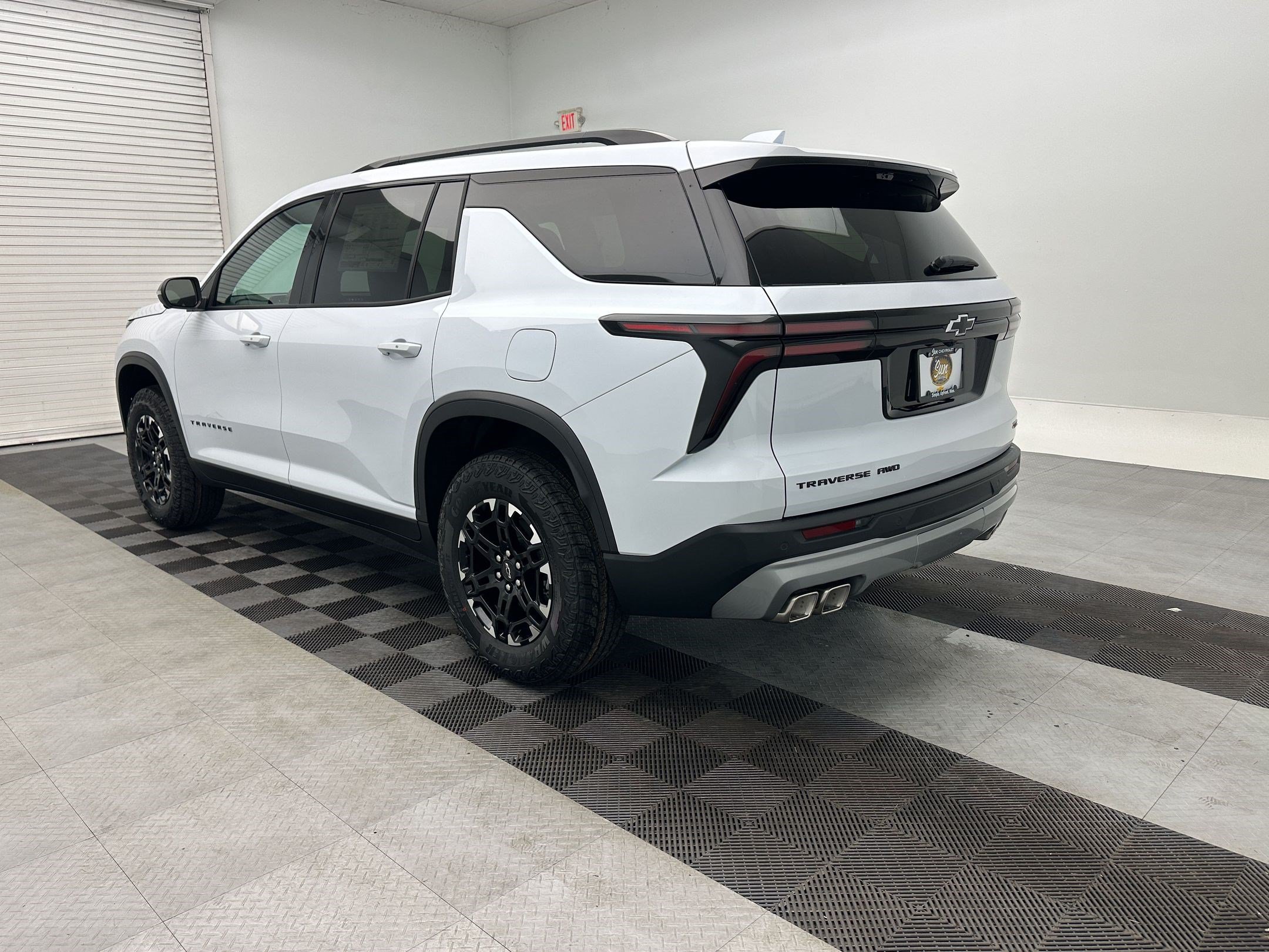 New 2027 Chevrolet Traverse Z71 w/ Driver Confidence Package AWD/4WD image 3