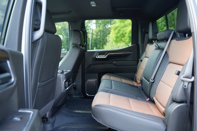 Used 2025 Chevrolet Silverado 1500 High Country w/ Technology Package image 28