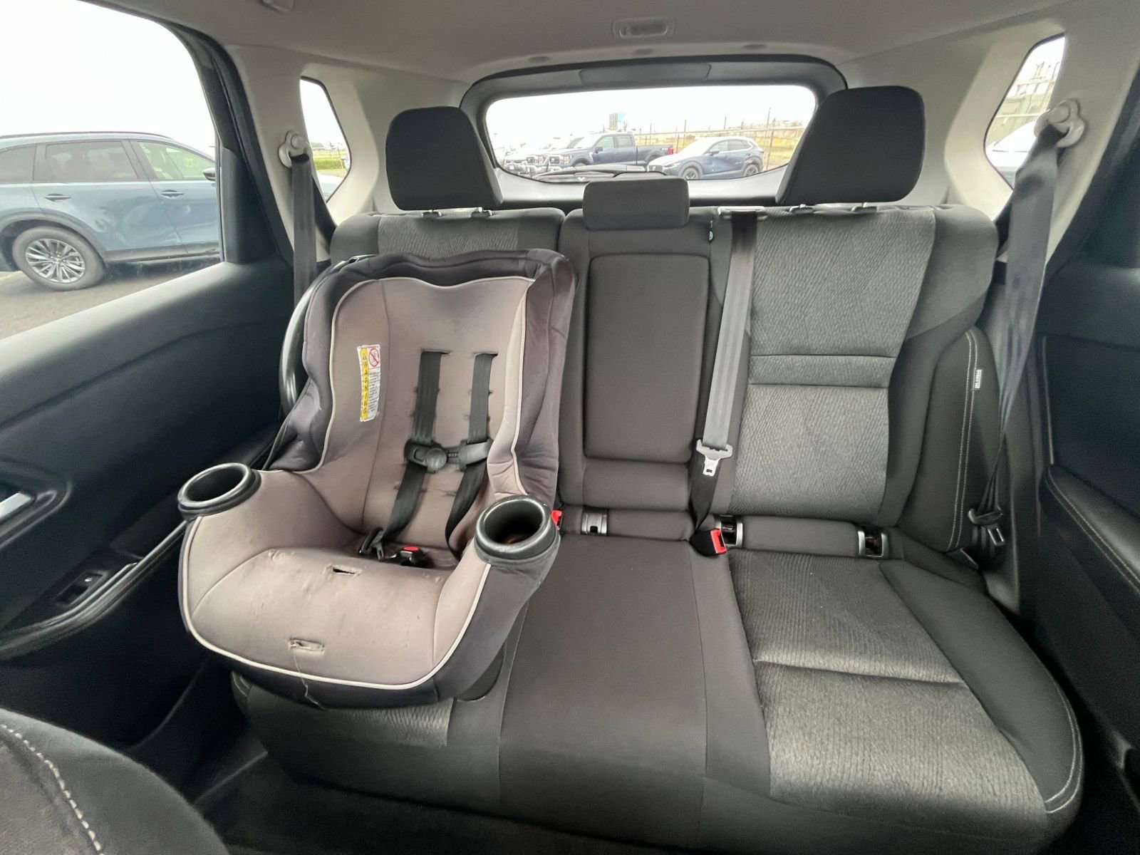 Used 2025 Nissan Rogue SV image 40