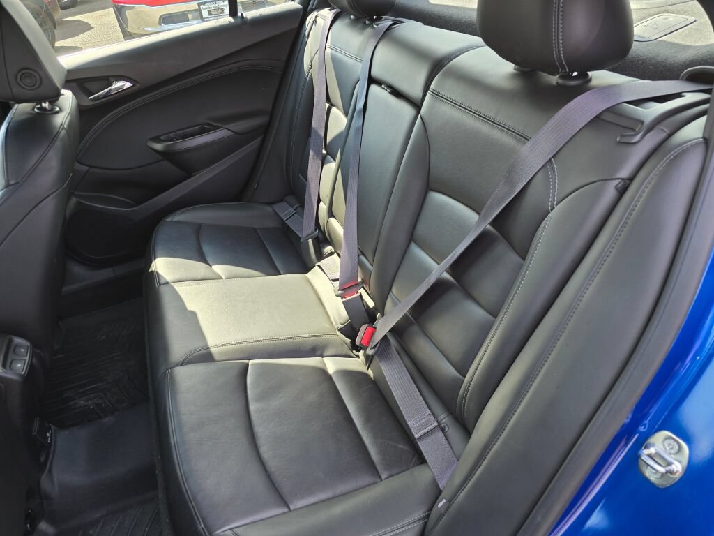 Used 2017 Chevrolet Cruze Premier FWD image 19