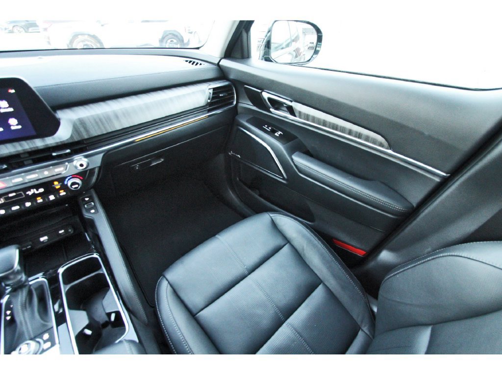 Used 2025 Kia Telluride SX w/ SX Captain's Chair Package AWD/4WD image 11