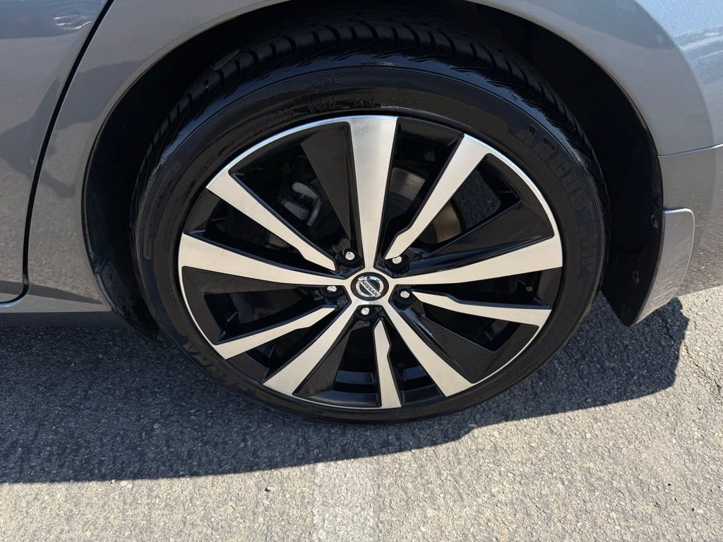Used 2019 Nissan Altima 2.5 SR FWD image 9