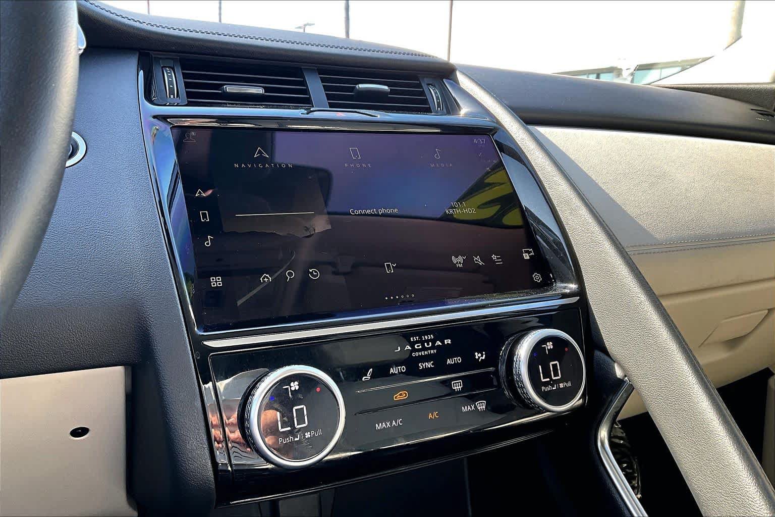 Used 2022 Jaguar E-PACE SE AWD/4WD image 35