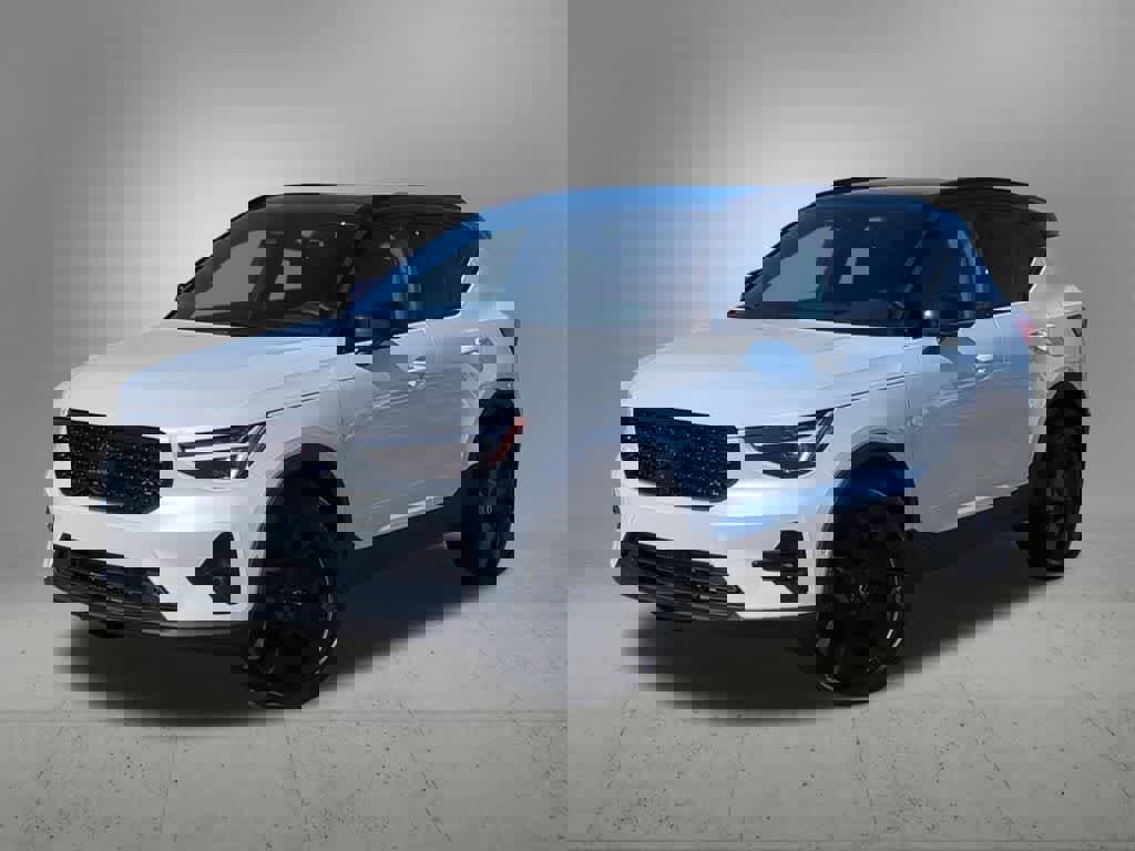 Used 2026 Volvo XC40 B5 Ultra w/ Climate Package