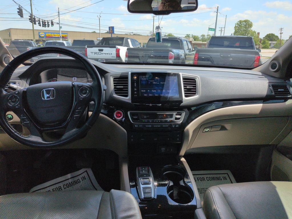 Used 2017 Honda Pilot Elite image 12