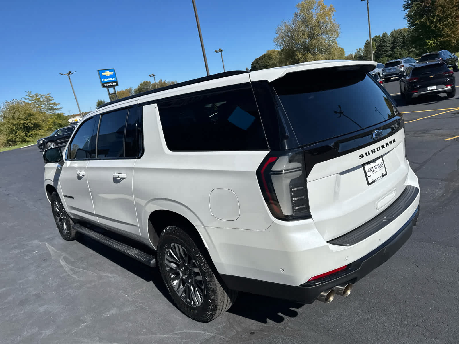 Used 2025 Chevrolet Suburban Z71 w/ Comfort Package AWD/4WD image 10